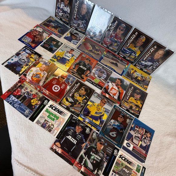 NASCAR Trading cards 28 total, various retired drivers - Picture 8 of 16